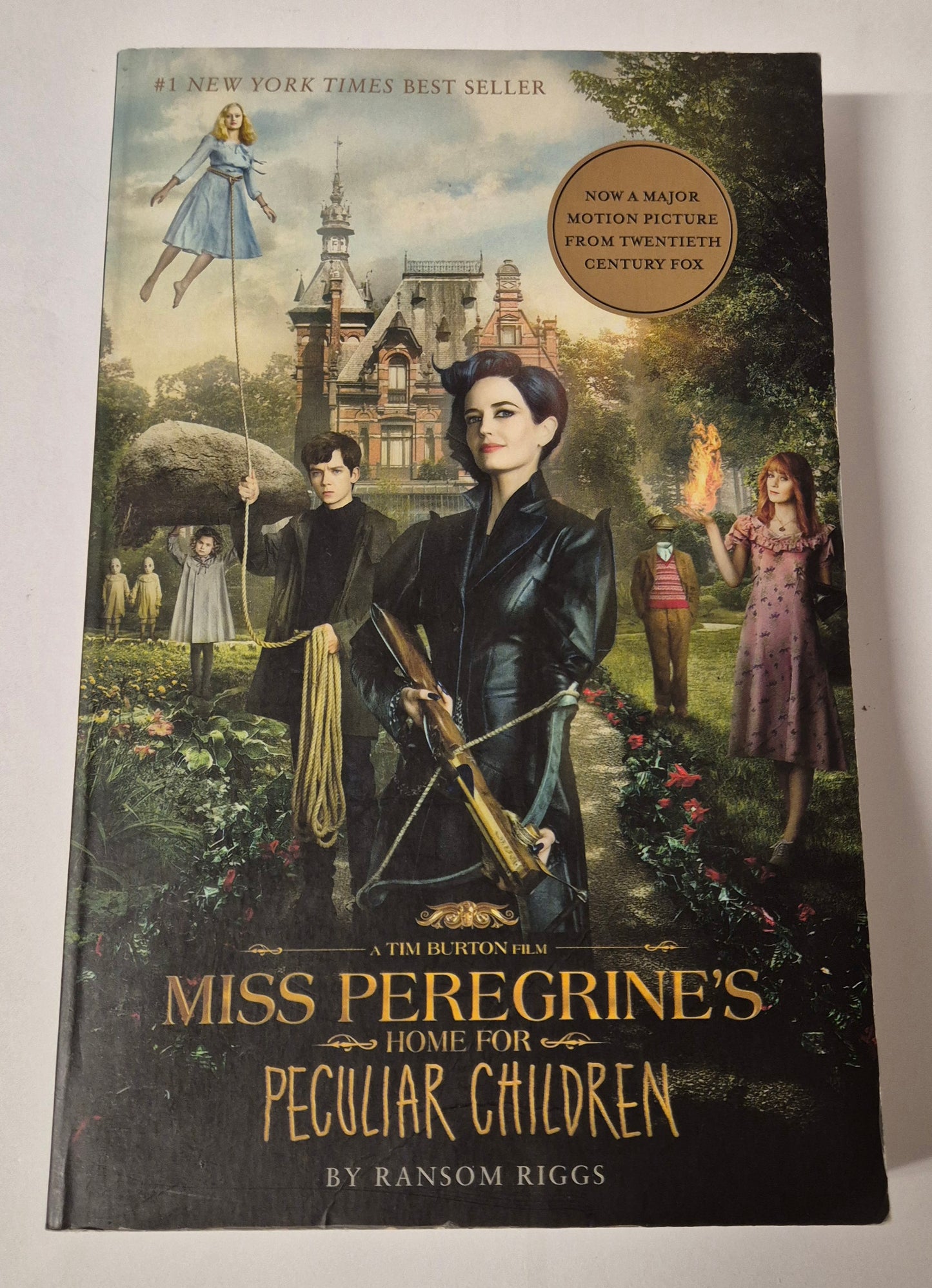 Miss Peregrine's Home For Peculiar Children (Miss Peregrine's Peculiar Children #1) by Ransom Riggs