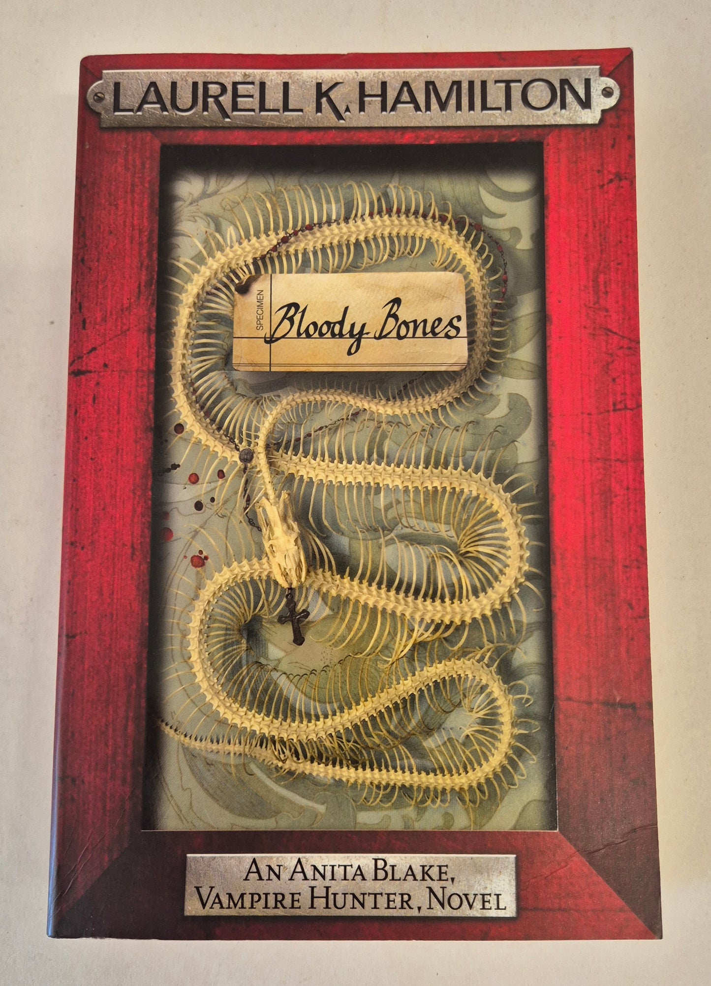 Bloody Bones (Anita Blake Vampire Hunter #5) by Laurell K. Hamilton
