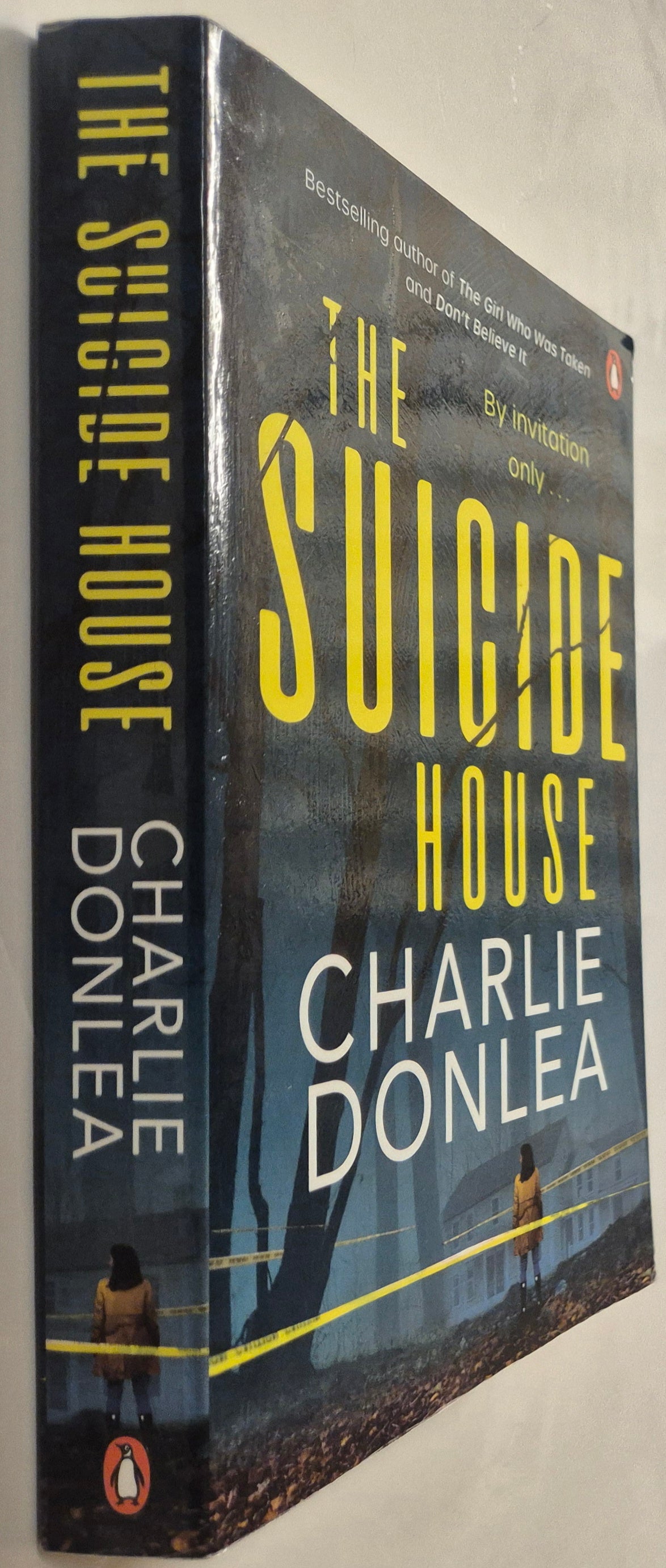 The Suicide House (Rory Moore/Lane Phillips #2) by Charlie Donlea