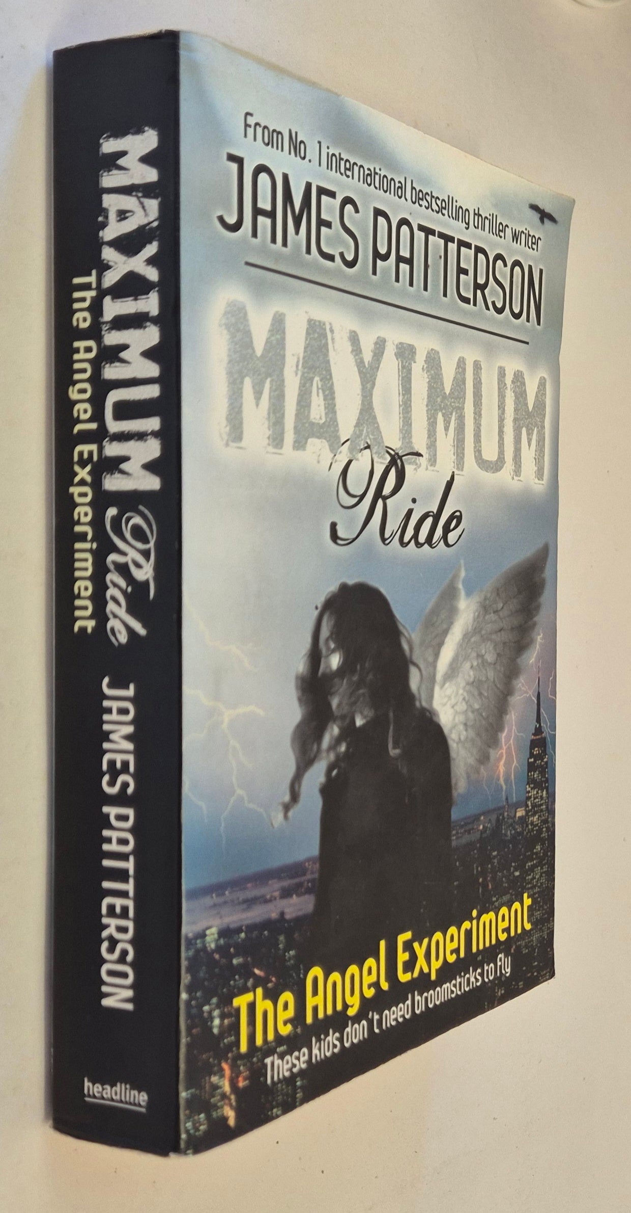 The Angel Experiment (Maximum Ride #1) by James Patterson