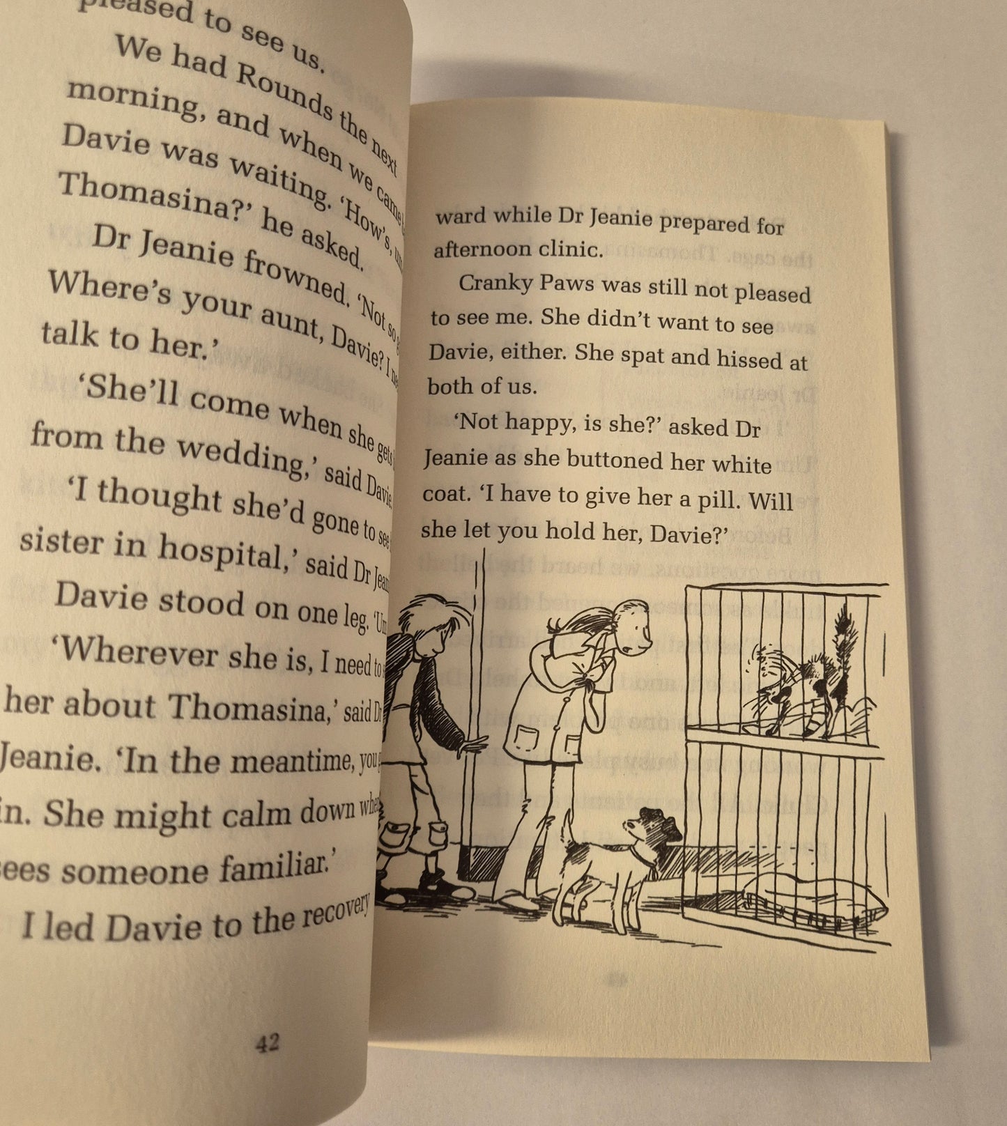 Cranky Paws (Pet Vet #1) Darrel & Sally Odgers
