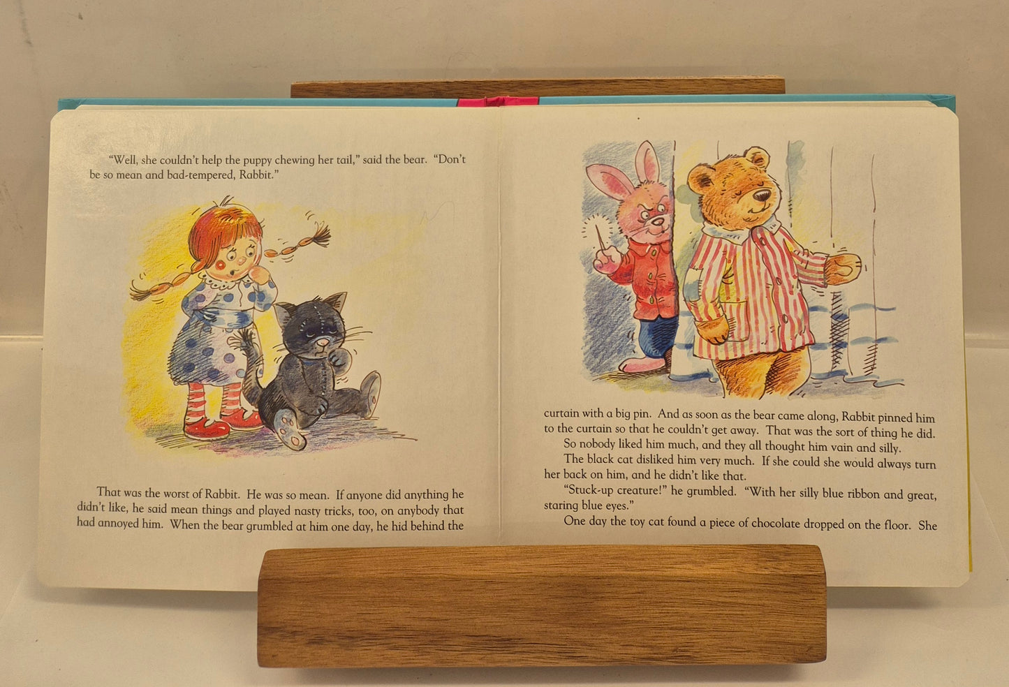 The Blue Eyed Cat by Enid Blyton (Board Book)