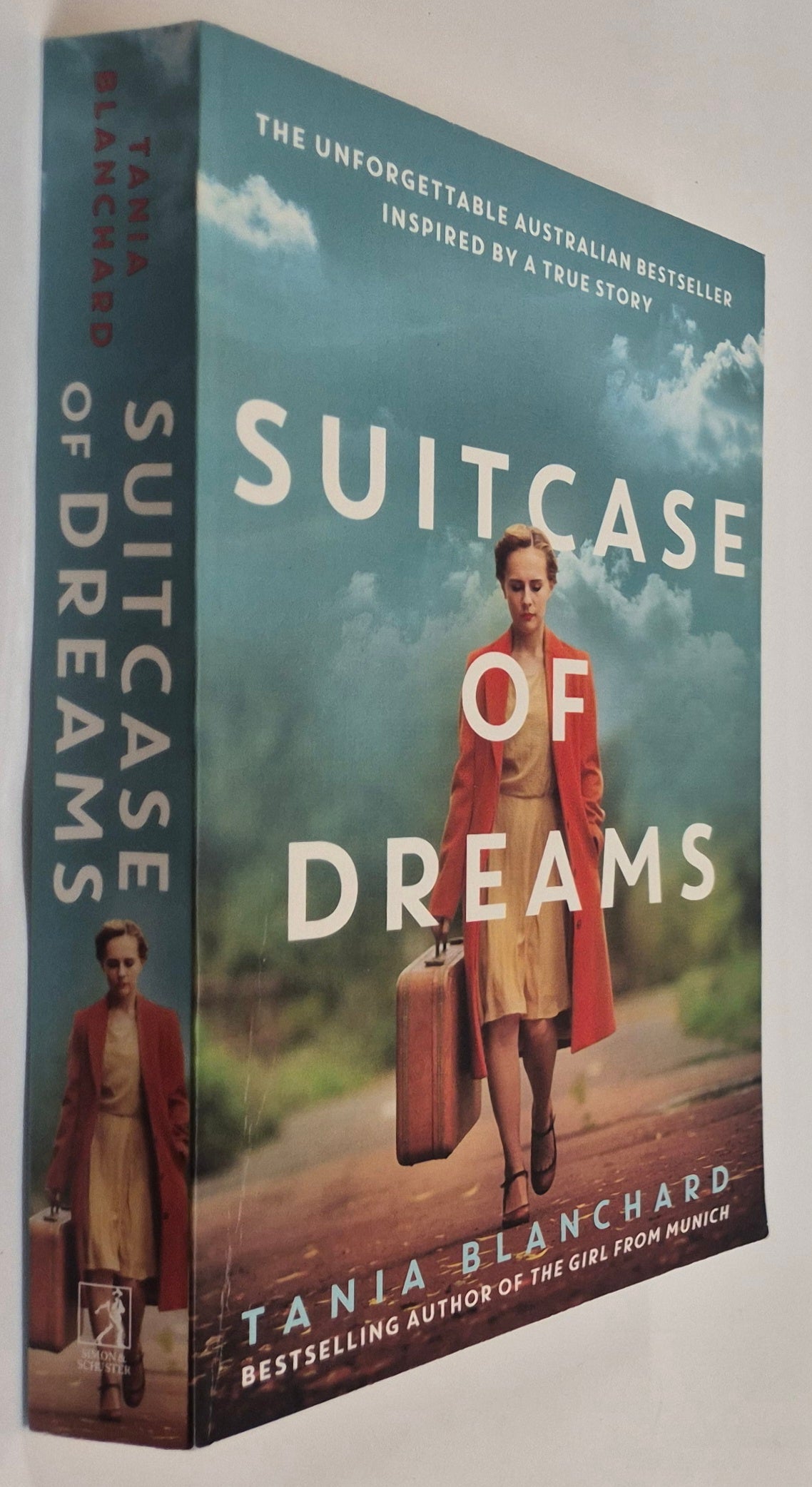 Suitcase of Dreams (The Girl from Munich #2) by Tania Blanchard