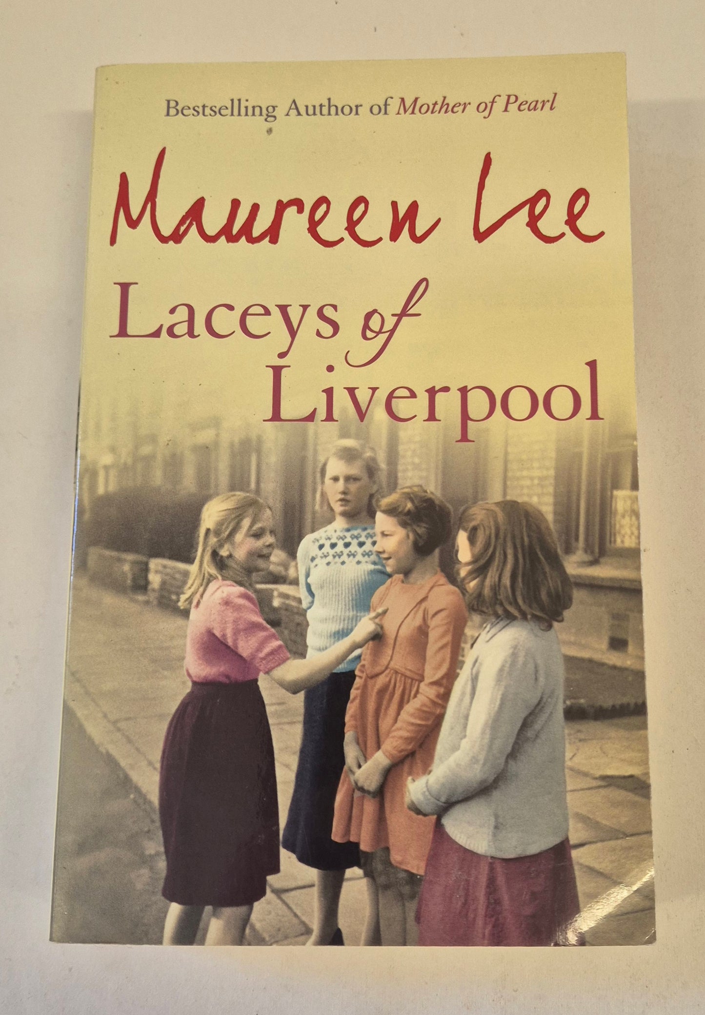 Laceys of Liverpool by Maureen Lee