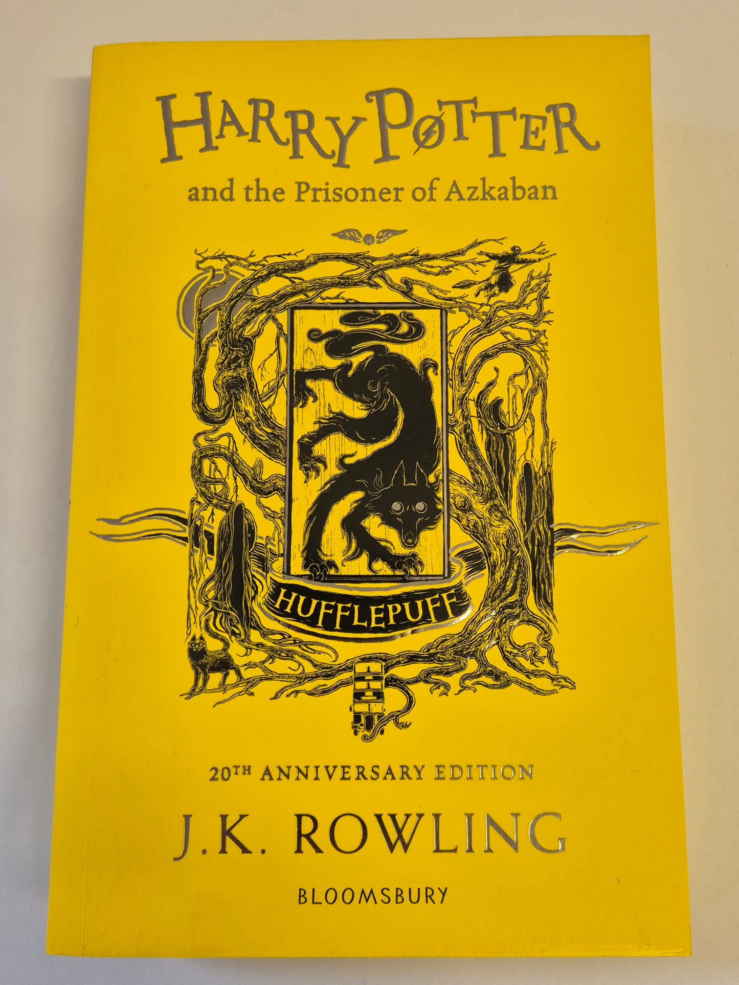 Harry Potter and the Prisoner of Azkaban (Harry Potter #3) (Hufflepuff Edition) by J. K. Rowling