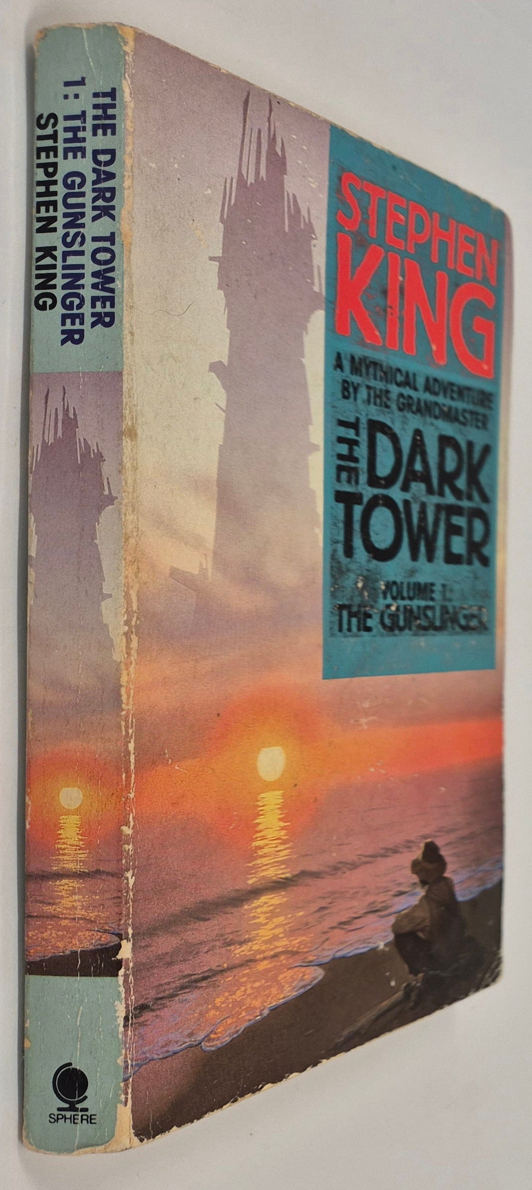 The Gunslinger (The Dark Tower Volume I) by Stephen King