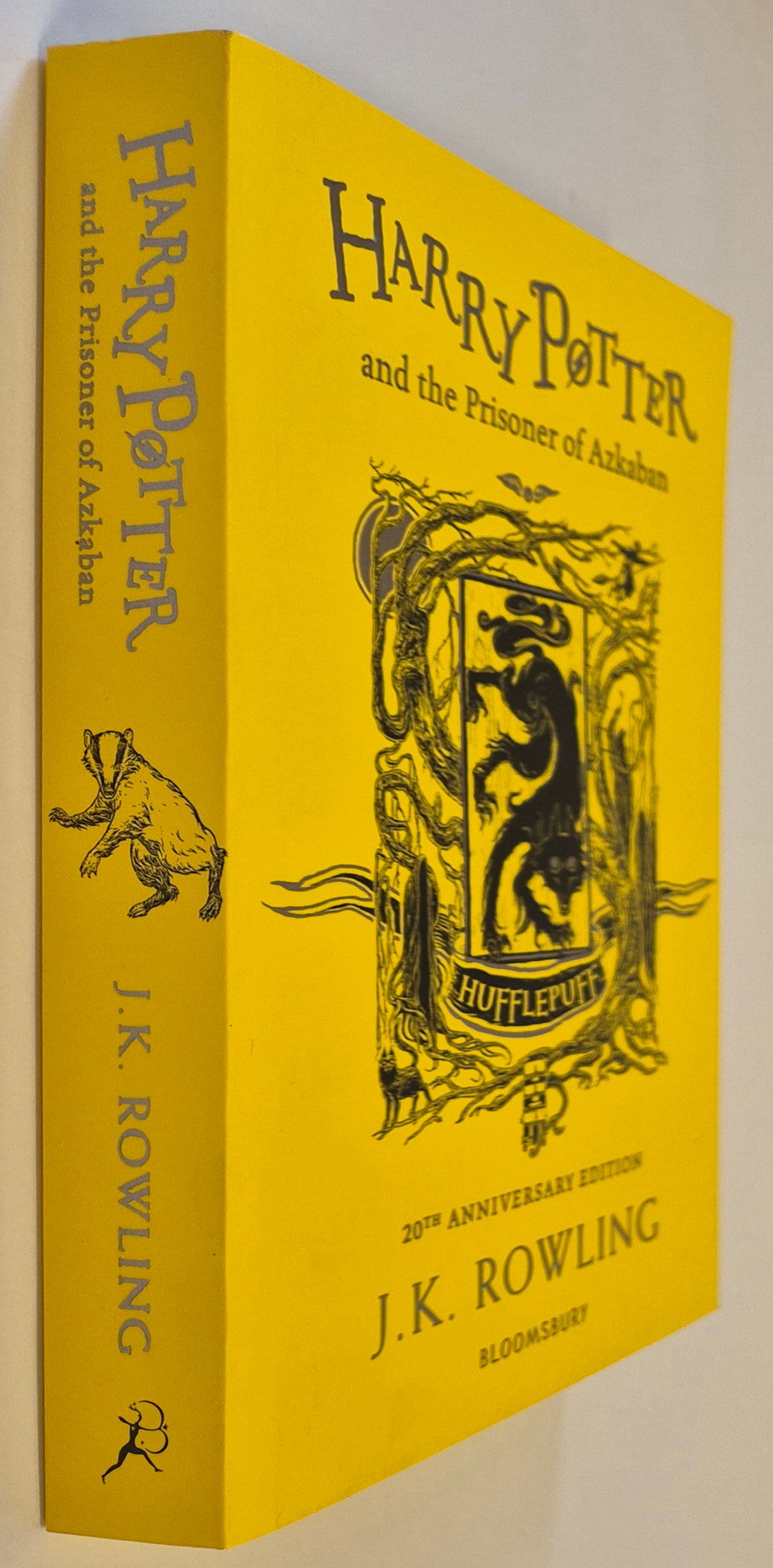 Harry Potter and the Prisoner of Azkaban (Harry Potter #3) (Hufflepuff Edition) by J. K. Rowling