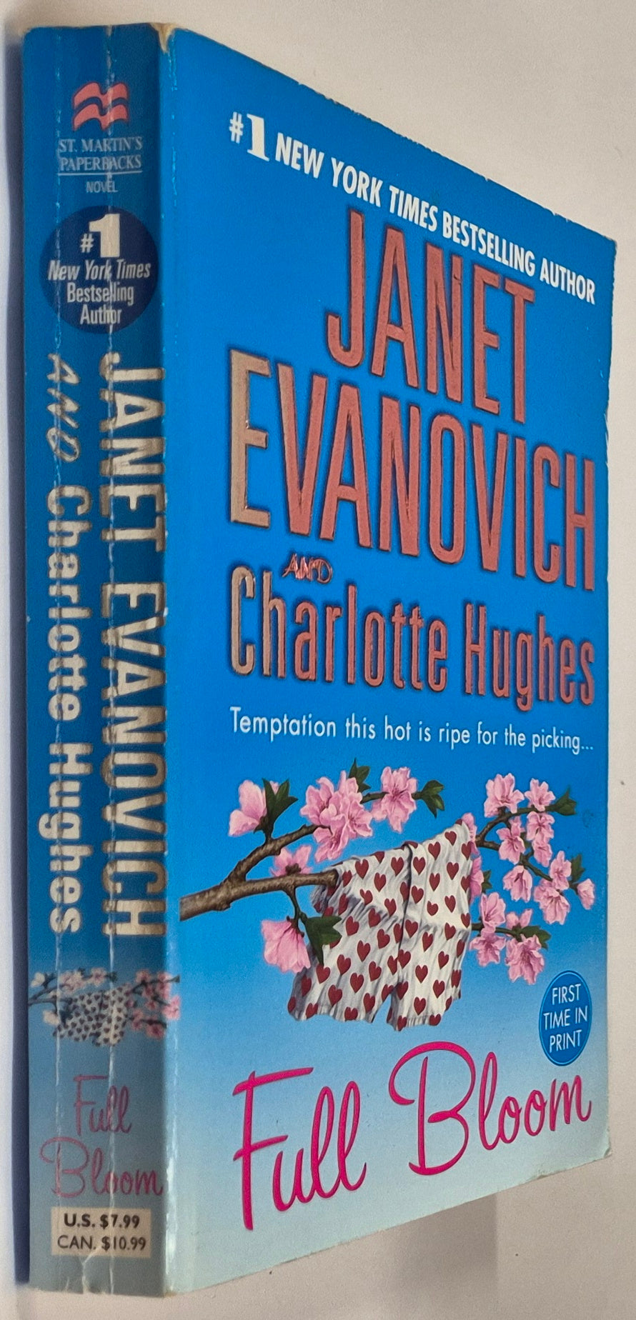 Full Bloom (Full #5) by Janet Evanovich and Charlotte Hughes