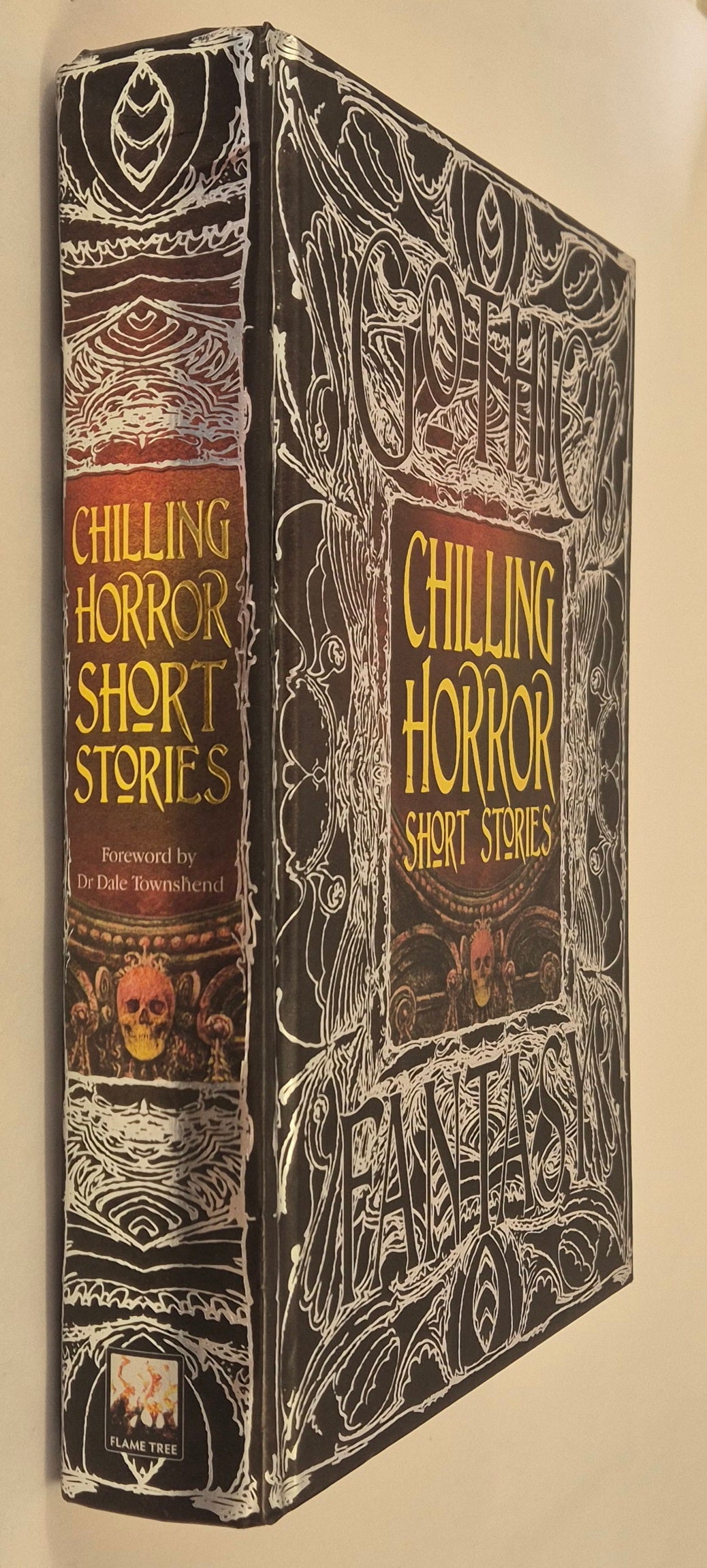 Chilling Horror Short Stories: Anthology of New & Classic Tales - Foreword by Dale Townshend